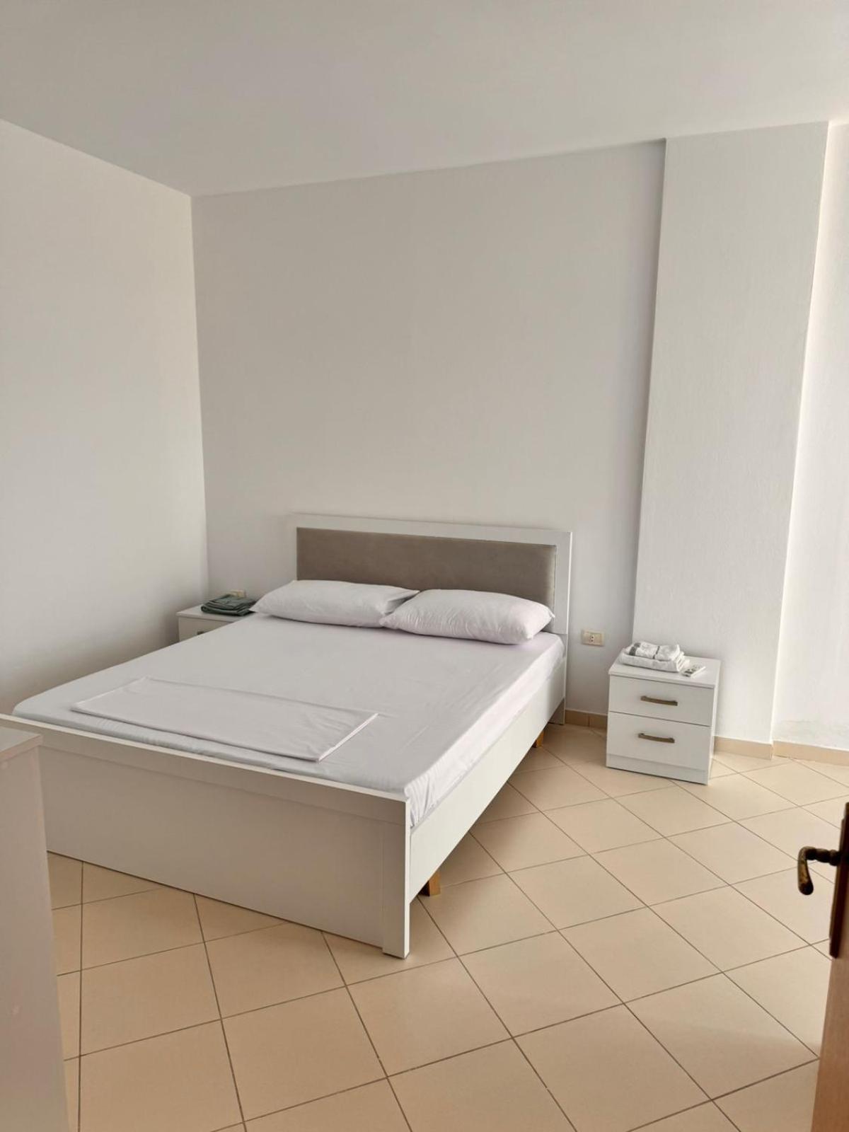 Holiday Apartments 5 Durrës Esterno foto